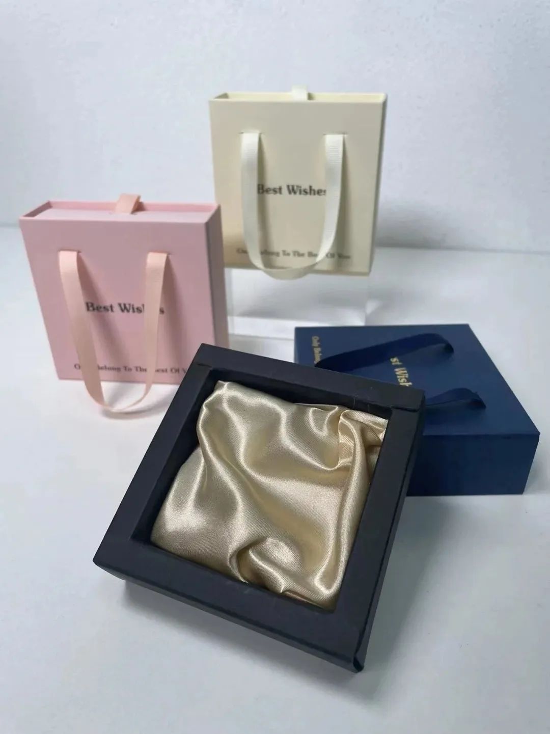 化妆品包装盒材质及工艺_化妆品包装盒定做厂家_化妆盒材料