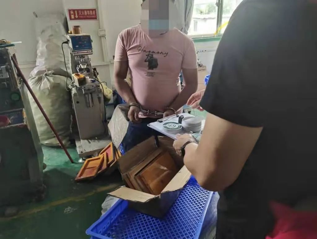 化妆品包装盒包材厂家_化妆品外包装盒厂家_化妆品包装盒制作厂家
